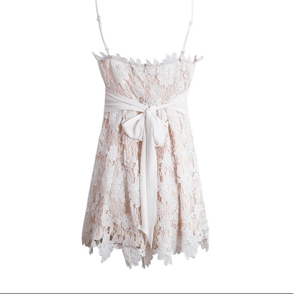 Ivory Lace Floral Romper Playsuit - Picture 6 of 7